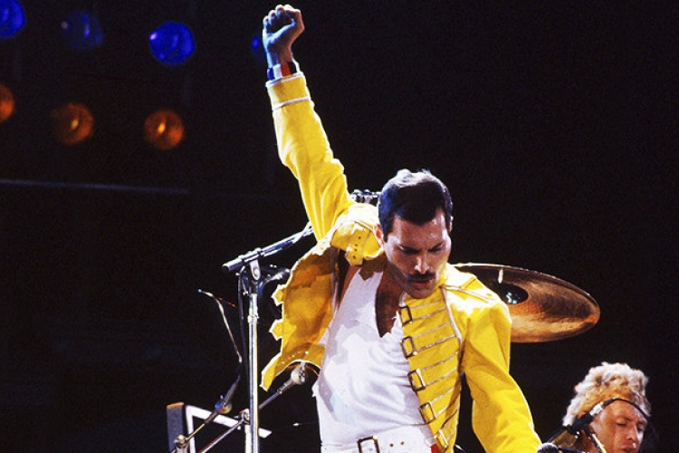 Film készül Freddie Mercury életéről