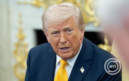 Donald Trump szerint hétfőn is folytatódtak az egyeztetések vezető iráni tisztségviselőkkel