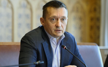 Rogán szerint nem akarják befolyásolni a magyar választást az oroszok