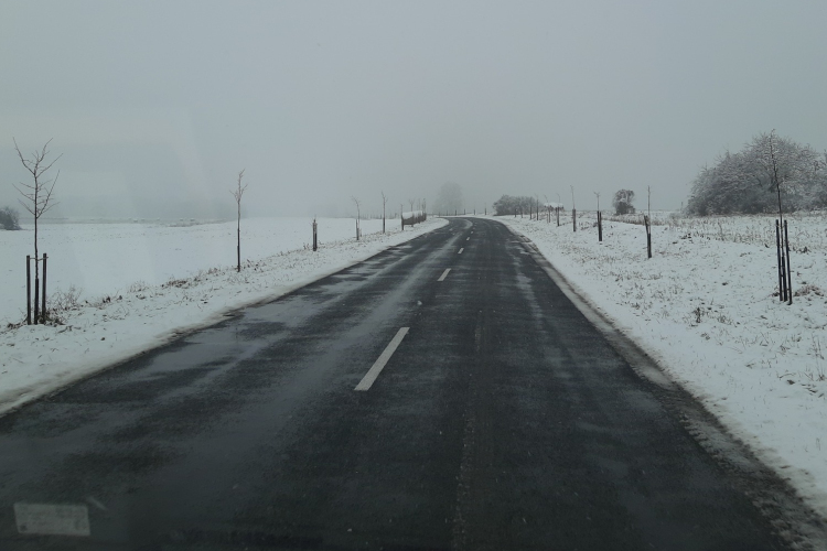 Borult, csapadékos idő várható a hétvégén, többfelé havazhat is